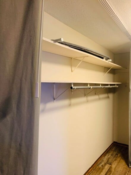 Building Photo - 932 Westbrooke Way