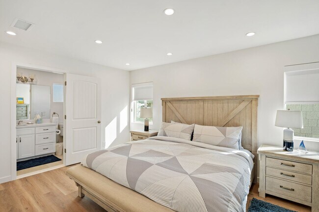 Building Photo - 3321O- Deja Blue | FURNISHED