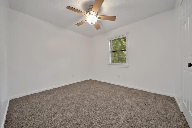Building Photo - 9 Wind River Ct
