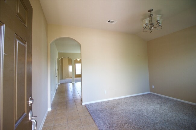 Building Photo - 25311 Saddlebrook Ranch Dr