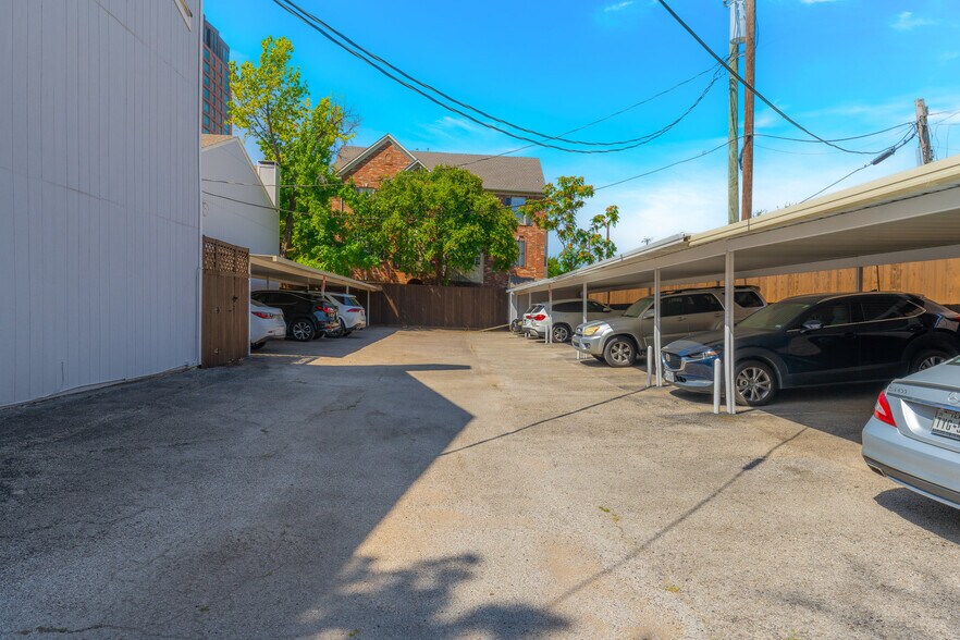 Building Photo - 2815 Welborn St