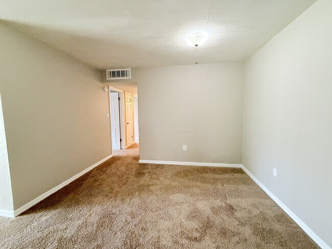 Building Photo - 1695 Lee Rd