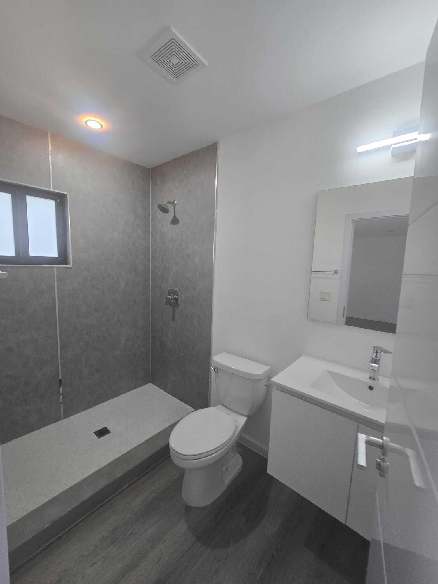 Building Photo - 568 NW 7th St