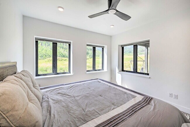 Building Photo - 30610 Boot Ct