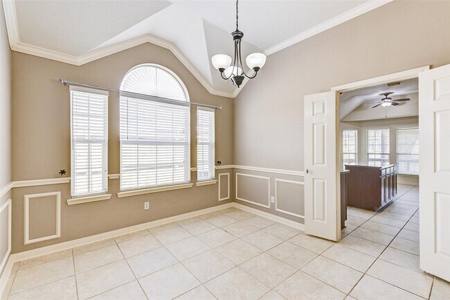 Building Photo - 25910 Oakridge Forest Ln