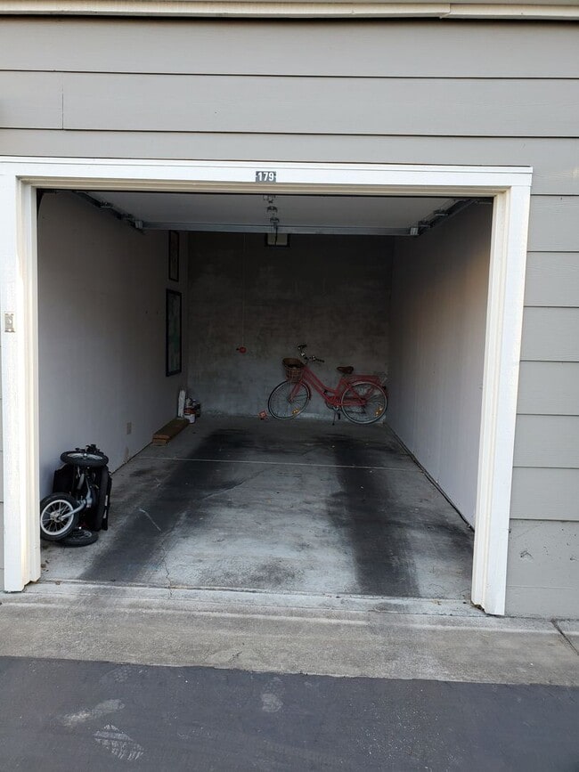 Building Photo - Beautiful Updated Condo in Prime San Ramon...