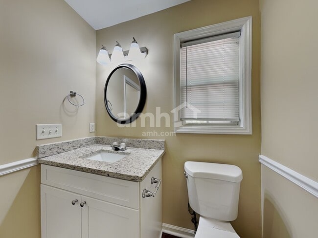 Building Photo - 815 Turmeric Ln