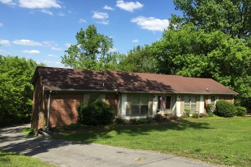 Building Photo - 245 Hickorydale Dr