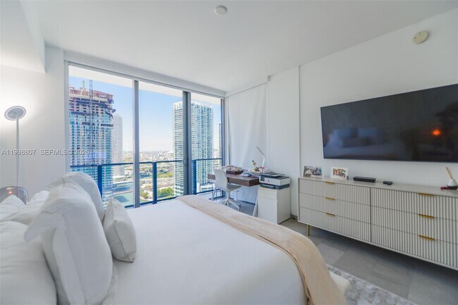 Building Photo - 68 SE 6th St