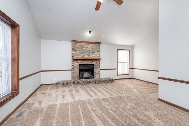 Building Photo - 3 Bedroom 2 Full Bath Ranch in Peaceful Geist Valley Estates