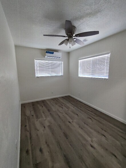 Building Photo - 137 S Ash Ave