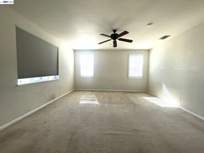 Building Photo - 1669 Marina Way