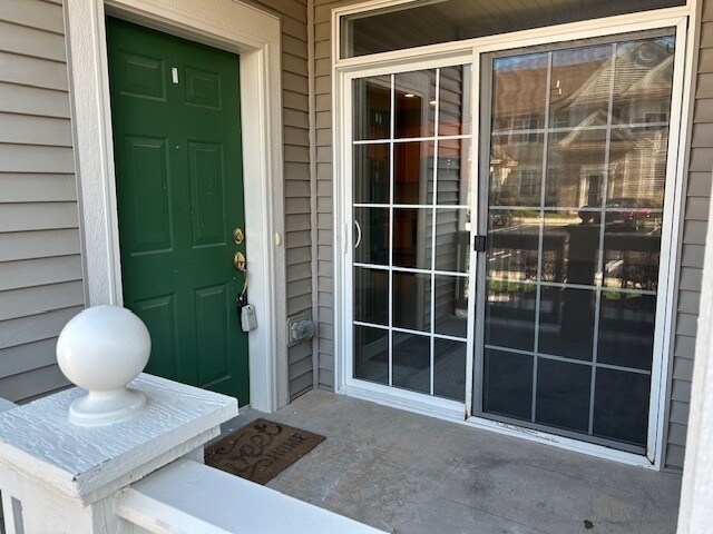 Building Photo - 2220 Aurora Dr