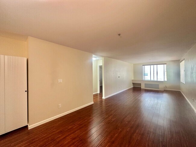 Building Photo - Little Italy Condo Steps From Waterfront P...