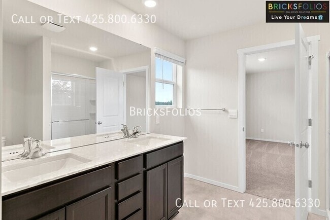 Building Photo - 1265 SW Pendleton Way