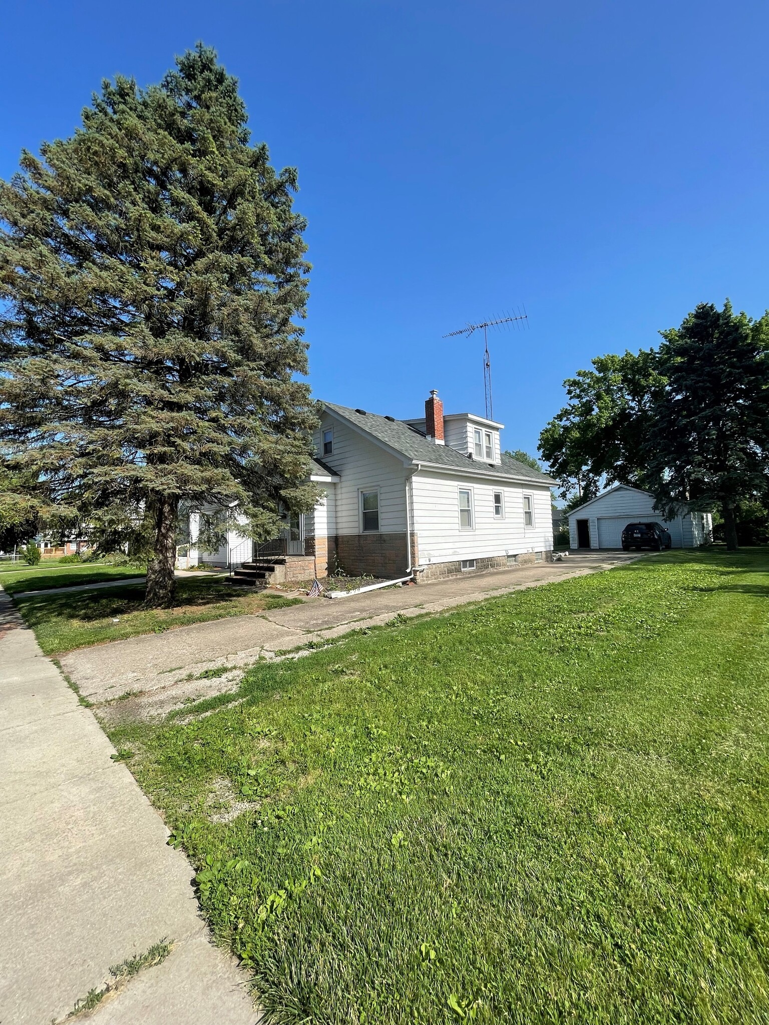 Building Photo - 1720 E Watch Ave