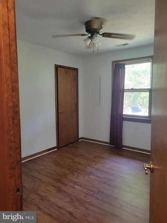 Building Photo - 90 Parrish Ln