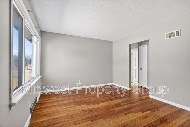 Building Photo - 8280 Frost Ave