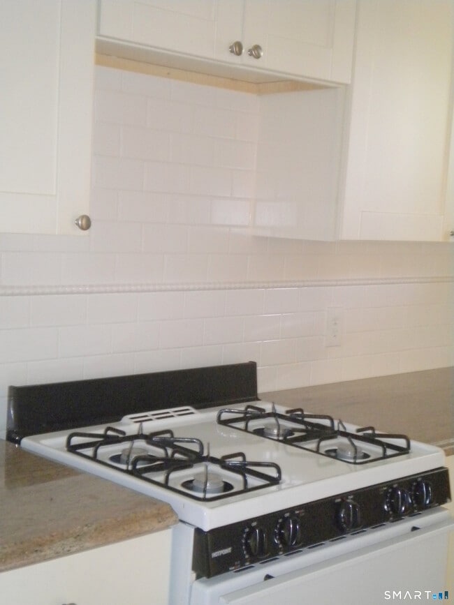 Building Photo - 382 Whitney Ave