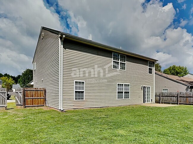 Building Photo - 233 Worcester Ln