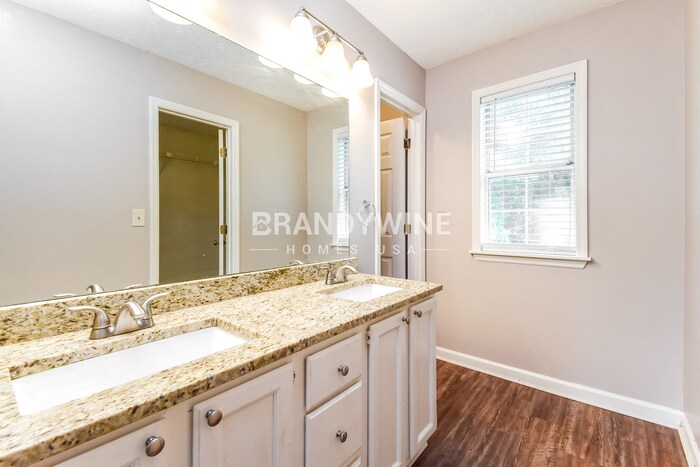 Building Photo - 5649 Longbow Dr