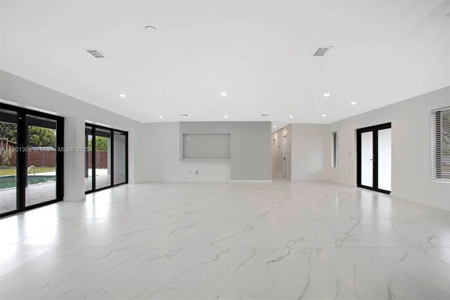 Building Photo - 17701 SW 92nd Ct