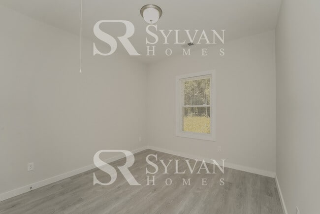 Building Photo - 8621 Reedy Creek Rd