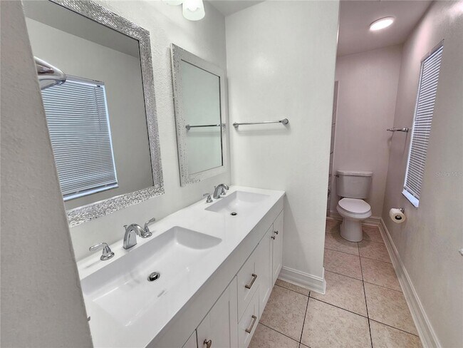 Building Photo - 1024 Whalebone Bay Dr