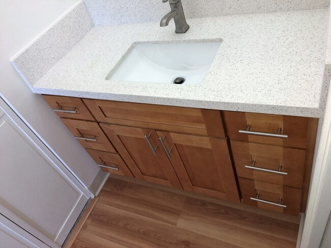 Building Photo - Recently Remodeled 1 Bdrm. 1 Bath w/ 1 Reserved Parking Stall