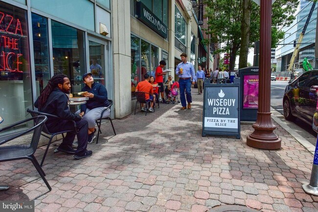 Building Photo - 1527 16th Rd N