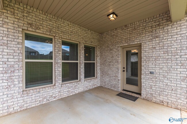 Building Photo - 122 Princewater Dr