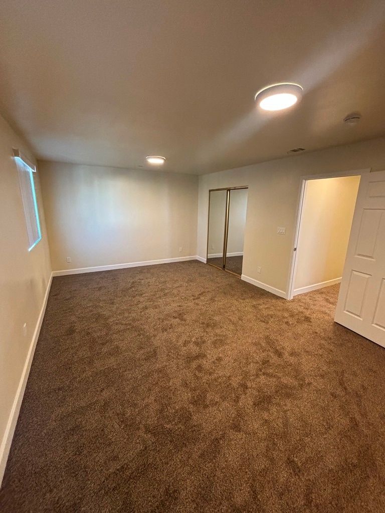 Building Photo - 426 W 109th Pl