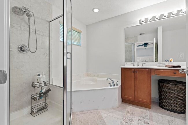Building Photo - 7221 Briella Dr