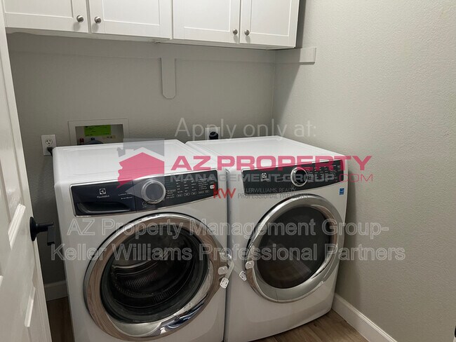 Building Photo - 20919 N 86th Dr