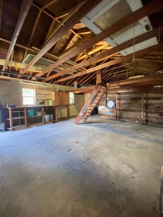 Building Photo - Remodeled 3 Bedroom Bungalow in OKC's Plaz...