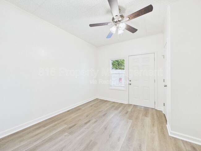 Building Photo - 4206 Vineyard Rd