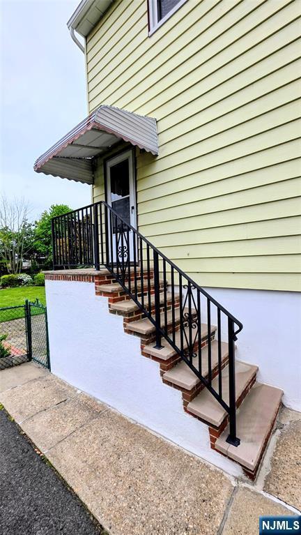 Building Photo - 648 Milton Ave