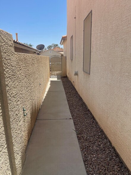 Building Photo - 8040 Tailwind Ave