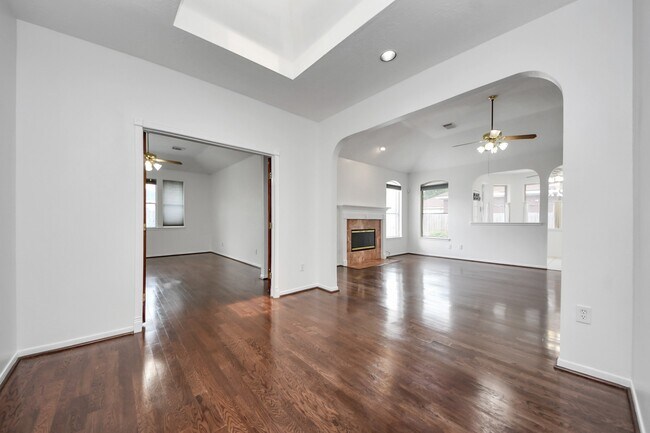 Building Photo - 6406 Castle Ln Dr