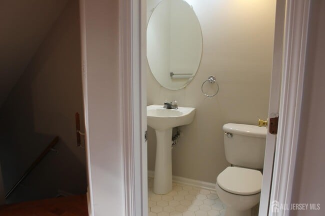 Building Photo - 53 Giera Ct