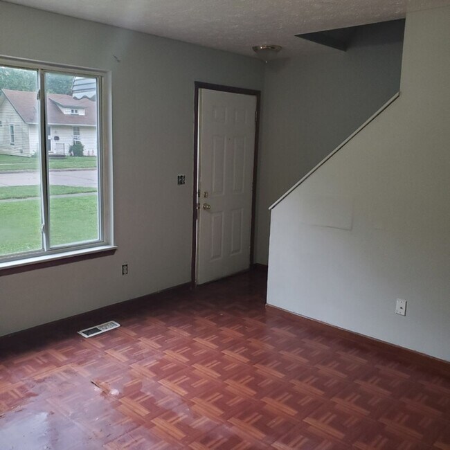Building Photo - 2BDRM DUPLEX FOR RENT LORAIN, OHIO