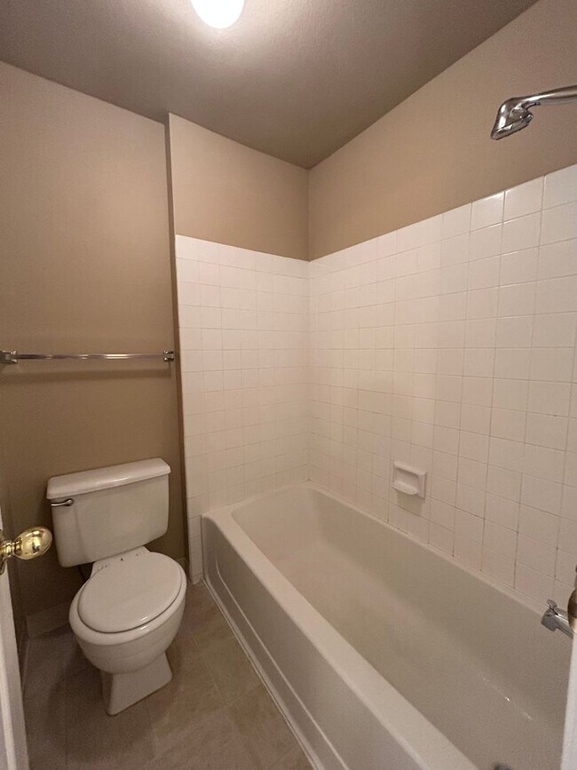 Building Photo - 3757 S Gekeler Ln