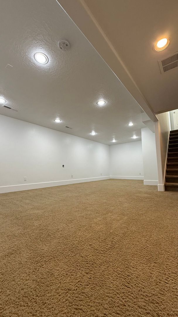 Building Photo - Large Single Family Lehi Home available now!