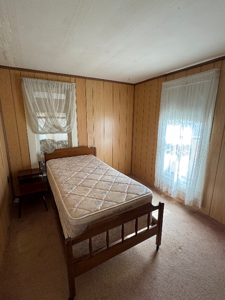 Building Photo - 2026 S Hooker St