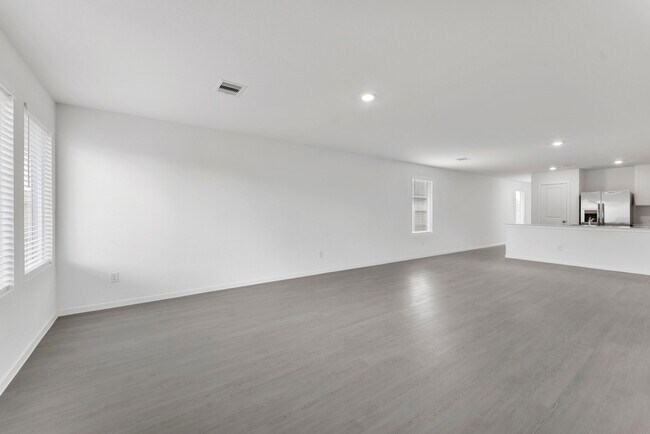 Building Photo - 706 Umbrella Tree Dr