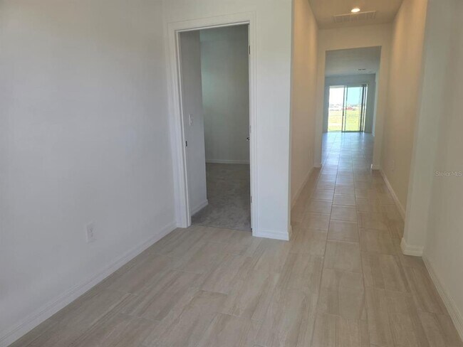 Building Photo - 9325 Scouter Bee Pl