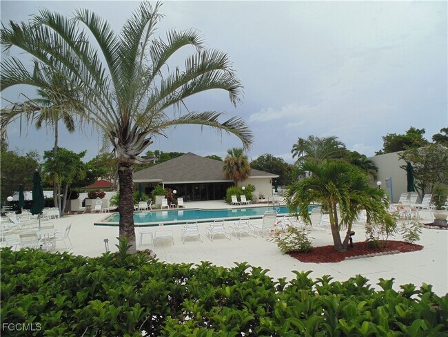 Building Photo - 5120 SW Courtyards Ct