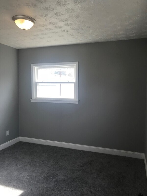 Building Photo - 1295 Lockberry Ave