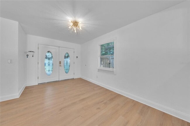 Building Photo - 314 W Frances Ave