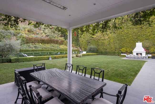 Building Photo - 9135 Hazen Dr